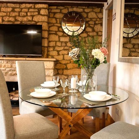 2 Bedroom Charming & Luxury Malt Cottage, Garden, Netflix, Free Parking 水上伯顿 外观 照片