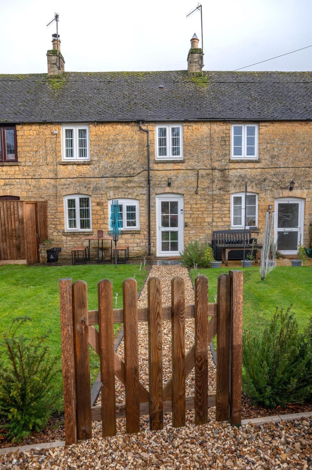 2 Bedroom Charming & Luxury Malt Cottage, Garden, Netflix, Free Parking 水上伯顿 外观 照片