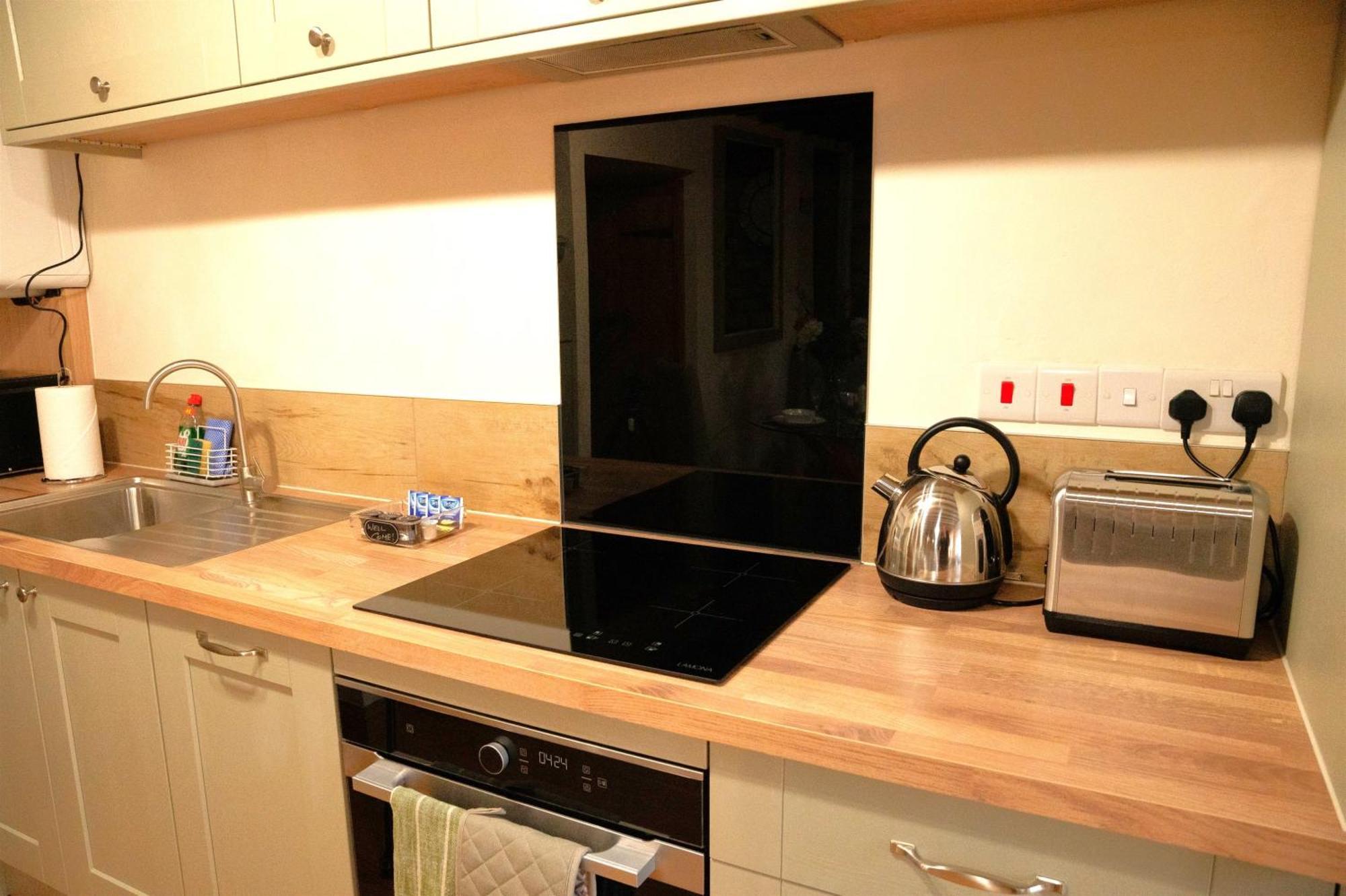 2 Bedroom Charming & Luxury Malt Cottage, Garden, Netflix, Free Parking 水上伯顿 外观 照片